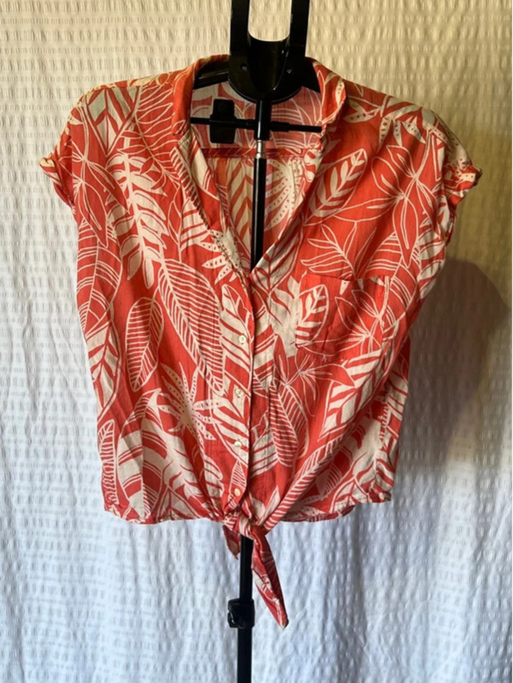 Old Navy Sz Med Hawaiian Print Top